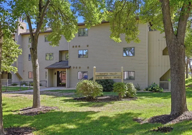 Photo 1 of Condo for sale at 925 Bahls Dr #102, Hastings, MN 55033 | MLS# 7153647 | Listing updated on 2026-10-05