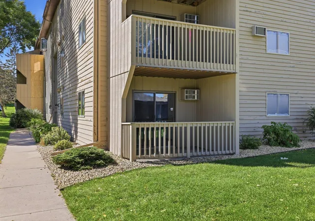 Photo 1 of Condo for sale at 925 Bahls Dr #102, Hastings, MN 55033 | MLS# 7153647 | Listing updated on 2026-10-05