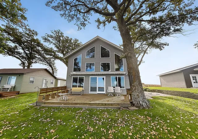Photo 3 of Single family home for sale at 3940 189th Avenue NW, New London, MN 56273 | MLS# 7153654 | Listing updated on 2026-10-07