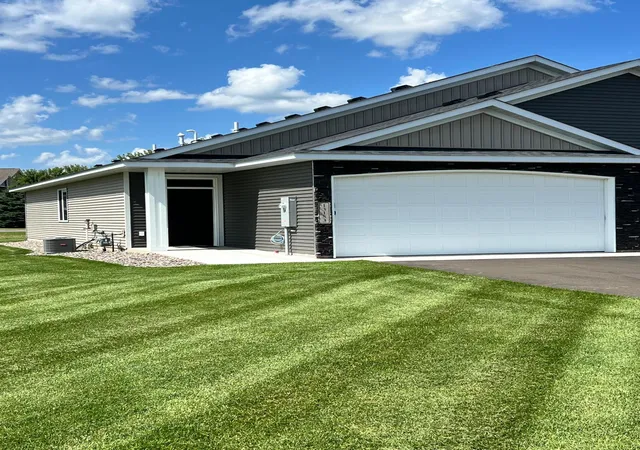 Photo 1 of Townhouse for sale at 13153 Berrywood Dr, Baxter, MN 56425 | MLS# 7153670 | Listing updated on 2026-10-19