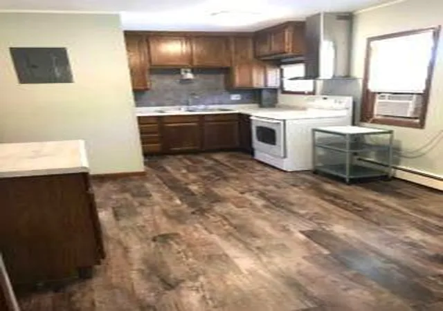 Photo 2 of Sale Pending at 421 E Sanborn St, Winona, MN 55987 | MLS# 7153676 | Listing updated on 2026-10-08
