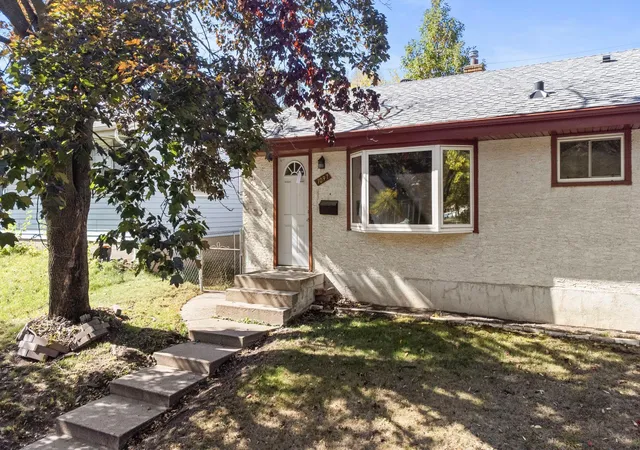Photo 3 of Single family home for sale at 1097 Dale St N, Saint Paul, MN 55117 | MLS# 7153678 | Listing updated on 2026-10-09