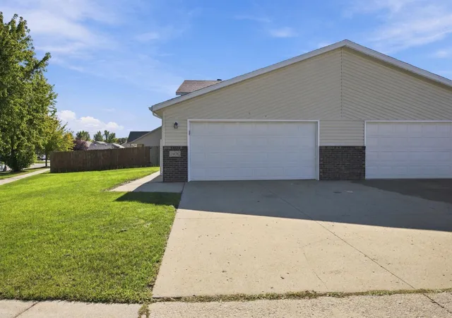 Photo 2 of Townhouse for sale at 1656 6 Street W, West Fargo, ND 58078 | MLS# 7153689 | Listing updated on 2026-10-03