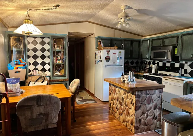 Photo 4 of Single family home for sale at 2313 Doral Ave, Albert Lea, MN 56007 | MLS# 7153700 | Listing updated on 2026-10-03