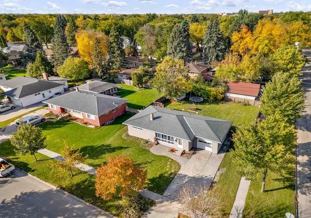 Photo 1 of Single family home for sale at 1701 5th Street S, Fargo, ND 58103 | MLS# 7153702 | Listing updated on 2026-10-10