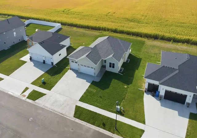 Photo 4 of Single family home for sale at 4288 Pine Pkwy S, Fargo, ND 58104 | MLS# 7153711 | Listing updated on 2026-10-16