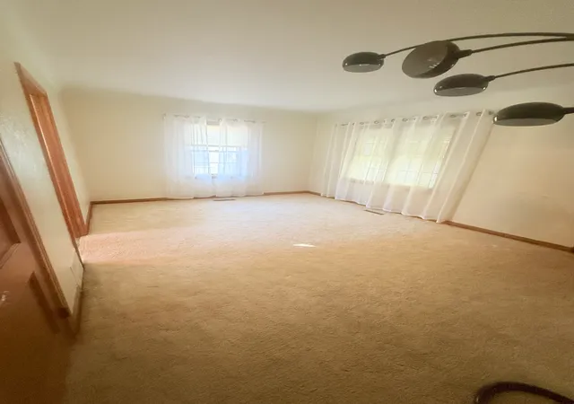 Photo 2 of Single family home for sale at 1679 Nevada Ave E, Saint Paul, MN 55106 | MLS# 7153724 | Listing updated on 2026-10-08