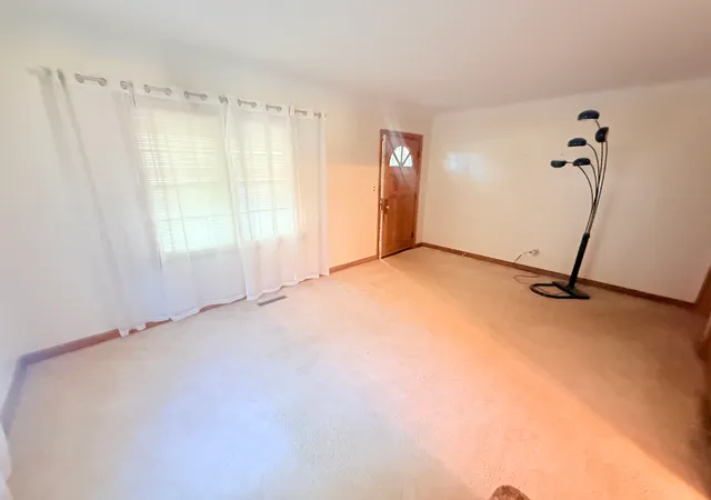 Photo 3 of Single family home for sale at 1679 Nevada Ave E, Saint Paul, MN 55106 | MLS# 7153724 | Listing updated on 2026-10-08