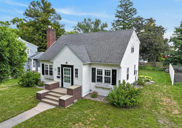 Photo 1 of Single family home for sale at 715 Maple St, Alexandria, MN 56308 | MLS# 7153737 | Listing updated on 2026-10-09