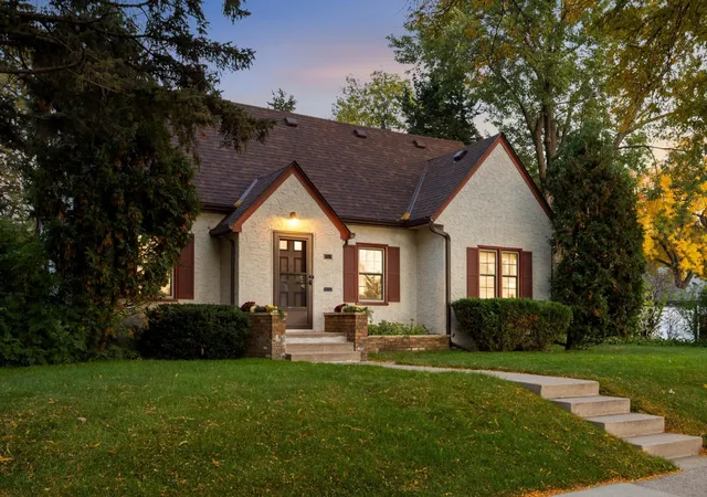 Photo 2 of Single family home for sale at 1346 Kent St, Saint Paul, MN 55117 | MLS# 7153757 | Listing updated on 2026-10-23