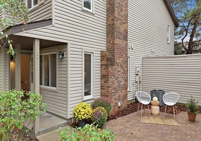 Photo 2 of Single family home for sale at 4711 Lund Point, Saint Paul, MN 55122 | MLS# 7153806 | Listing updated on 2026-10-08