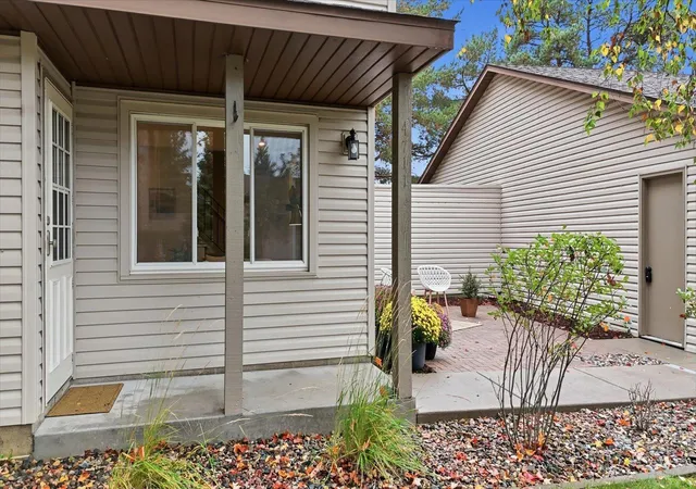 Photo 3 of Single family home for sale at 4711 Lund Point, Saint Paul, MN 55122 | MLS# 7153806 | Listing updated on 2026-10-08