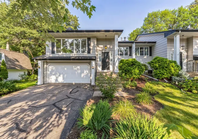 Photo 1 of Townhouse for sale at 9505 Clubhouse Rd, Eden Prairie, MN 55347 | MLS# 7153815 | Listing updated on 2026-10-09