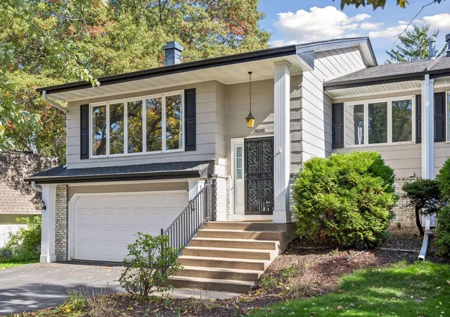 Photo 1 of Townhouse for sale at 9505 Clubhouse Rd, Eden Prairie, MN 55347 | MLS# 7153815 | Listing updated on 2026-10-23