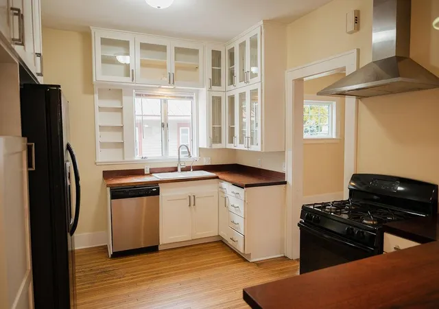 Photo 3 of Single family home for sale at 405 6th Street, Jackson, MN 56143 | MLS# 7153817 | Listing updated on 2026-10-14