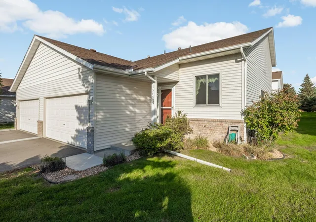 Photo 2 of Single family home for sale at 1545 Chartreux Ave, Shakopee, MN 55379 | MLS# 7153820 | Listing updated on 2026-10-08