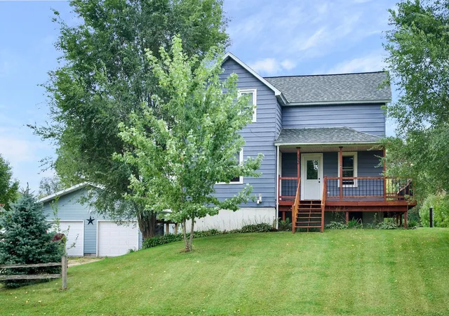 Photo 1 of Single family home for sale at 133 W 16th Street, Cochrane, WI 54622 | MLS# 7153821 | Listing updated on 2026-10-03