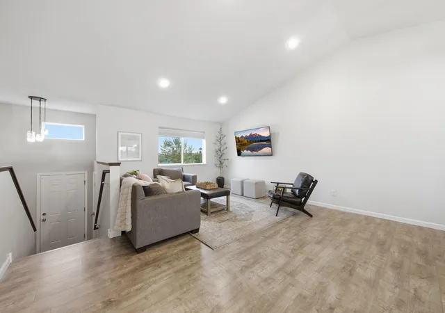 Photo 3 of Single family home for sale at 813 Hickory Curv, Watertown, MN 55388 | MLS# 7153835 | Listing updated on 2026-10-21
