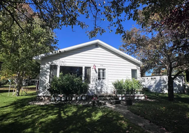 Photo 1 of Single family home for sale at 216 2nd Street Se, Sebeka, MN 56477 | MLS# 7153841 | Listing updated on 2026-10-06