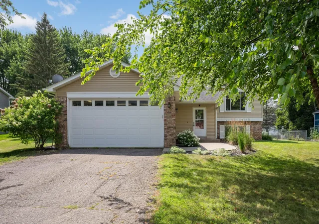 Photo 2 of Single family home for sale at 4089 Pennsylvania Ave, Saint Paul, MN 55123 | MLS# 7153848 | Listing updated on 2026-10-02