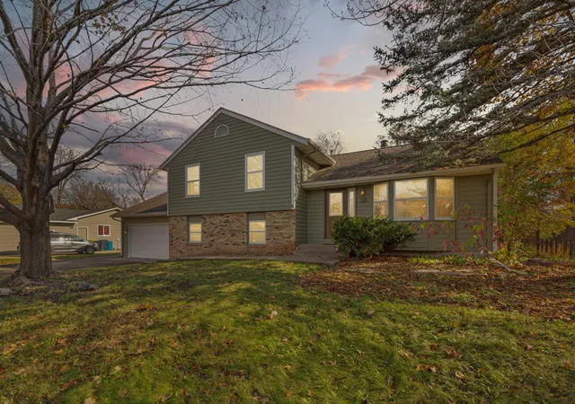 Photo 1 of Single family home for sale at 30 Jefferson Dr, Northfield, MN 55057 | MLS# 7153851 | Listing updated on 2026-10-30