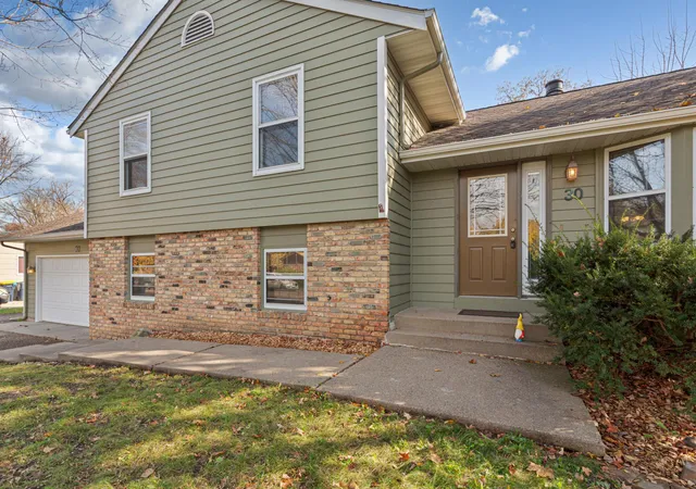 Photo 2 of Single family home for sale at 30 Jefferson Dr, Northfield, MN 55057 | MLS# 7153851 | Listing updated on 2026-10-30