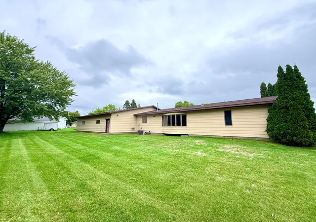 Photo 3 of Single family home for sale at 350 6th Street NE, Perham, MN 56573 | MLS# 7153857 | Listing updated on 2026-10-06