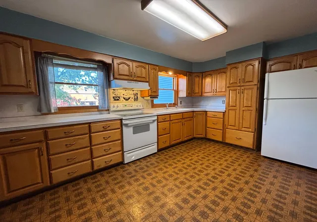 Photo 2 of Single family home for sale at 642 Louisiana Ave, Adrian, MN 56110 | MLS# 7153863 | Listing updated on 2026-10-19