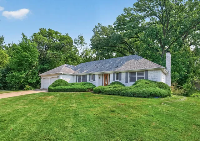 Photo 2 of Single family home for sale at 9923 Brookside Cir, Minneapolis, MN 55431 | MLS# 7153877 | Listing updated on 2026-10-03