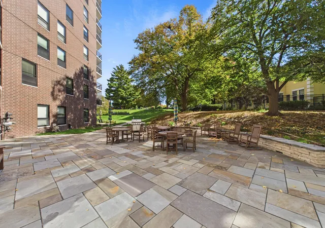 Photo 3 of Condo for sale at 6615 Lake Shore Dr S #607, Minneapolis, MN 55423 | MLS# 7153881 | Listing updated on 2026-10-09