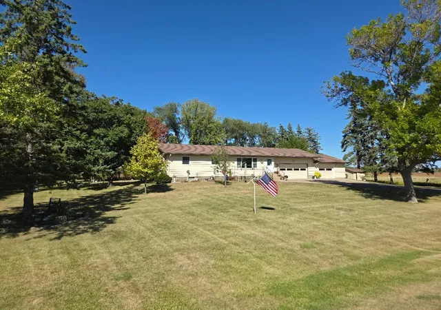 Photo 2 of Single family home for sale at 1401 50th Avenue Se, Alexandria, MN 56308 | MLS# 7153893 | Listing updated on 2026-10-07