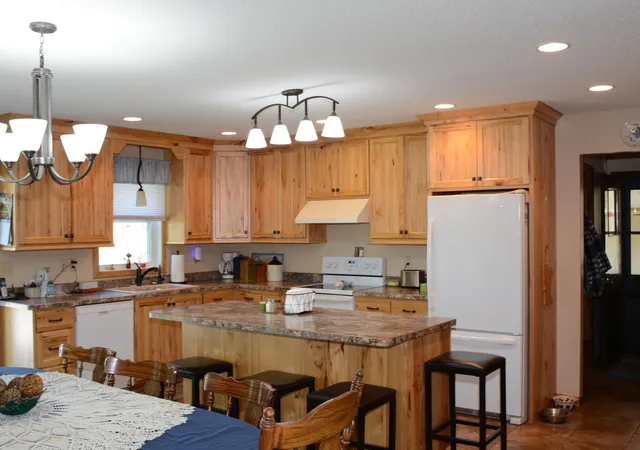 Photo 3 of Single family home for sale at 1401 50th Avenue SE, Alexandria, MN 56308 | MLS# 7153893 | Listing updated on 2026-10-07