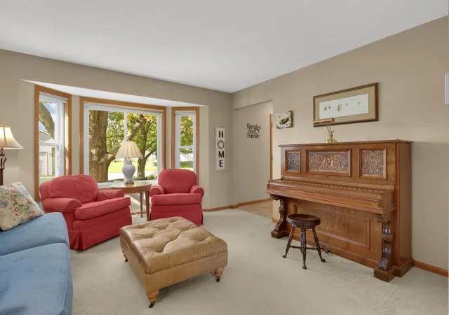 Photo 2 of Single family home for sale at 15660 Cumberland Ave W, Rosemount, MN 55068 | MLS# 7153906 | Listing updated on 2026-10-28