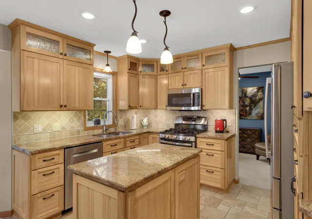 Photo 4 of Single family home for sale at 15660 Cumberland Ave W, Rosemount, MN 55068 | MLS# 7153906 | Listing updated on 2026-10-28
