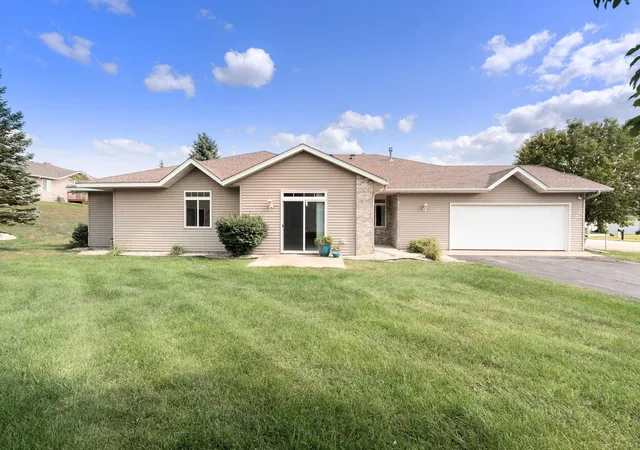 Single family home for sale at 4121 Trumpeter Dr SE, Rochester, MN 55904 | MLS# 7153908