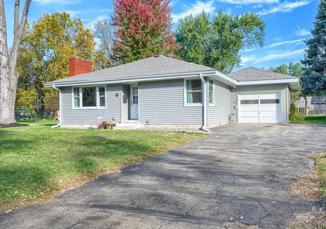 Photo 2 of Single family home for sale at 830 5th Street W, Hastings, MN 55033 | MLS# 7153913 | Listing updated on 2026-10-19