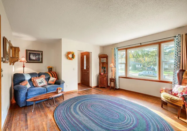 Photo 3 of Single family home for sale at 830 5th Street W, Hastings, MN 55033 | MLS# 7153913 | Listing updated on 2026-10-19