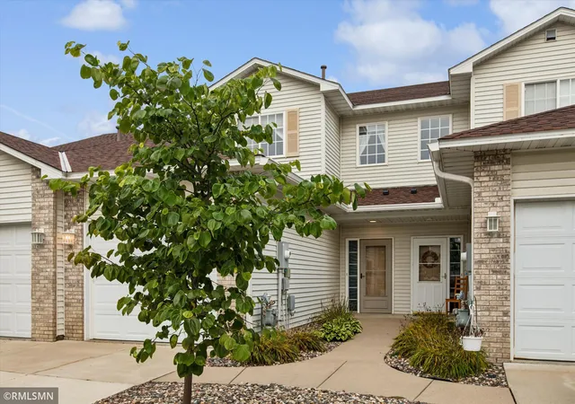 Photo 2 of Single family home for sale at 318 Archibald Ln, Dundas, MN 55019 | MLS# 7153935 | Listing updated on 2026-10-06