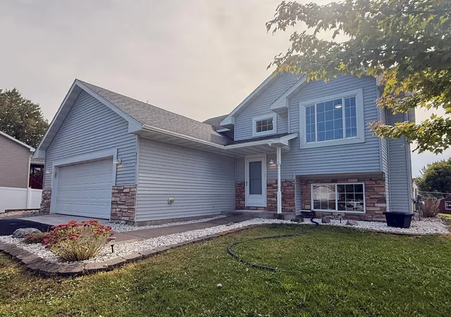 Photo 2 of Single family home for sale at 211 Dresden Alcove, Waverly, MN 55390 | MLS# 7153946 | Listing updated on 2026-10-02
