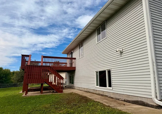 Photo 3 of Single family home for sale at 211 Dresden Alcove, Waverly, MN 55390 | MLS# 7153946 | Listing updated on 2026-10-02