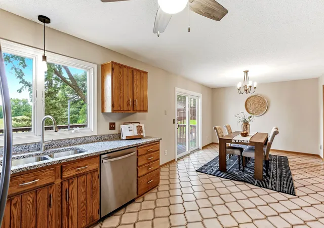 Photo 4 of Single family home for sale at 17330 Ipswich Way, Lakeville, MN 55044 | MLS# 7153957 | Listing updated on 2026-10-08