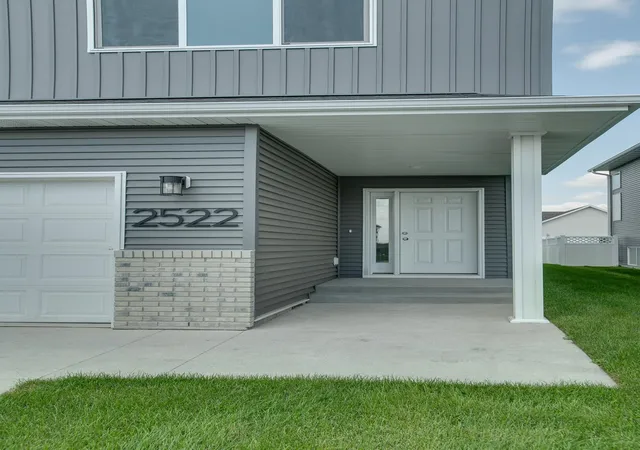 Photo 3 of Single family home for sale at 2522 38th Avenue S, Moorhead, MN 56560 | MLS# 7153961 | Listing updated on 2026-10-03