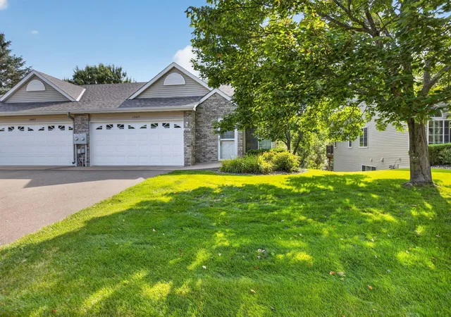 Photo 3 of Single family home for sale at 1007 N Rum River Dr, Princeton, MN 55371 | MLS# 7153962 | Listing updated on 2026-10-23