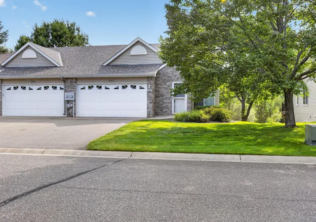 Photo 3 of Single family home for sale at 1007 N Rum River Dr, Princeton, MN 55371 | MLS# 7153962 | Listing updated on 2026-10-23