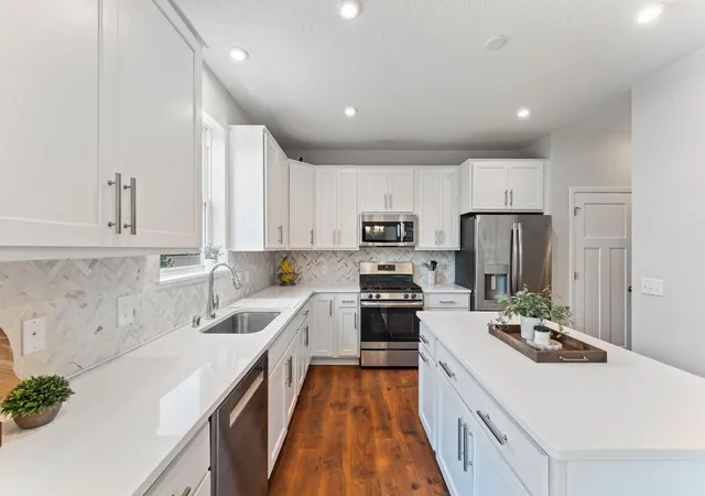 Photo 3 of Single family home for sale at 18135 Gladstone Trl, Lakeville, MN 55044 | MLS# 7153971 | Listing updated on 2026-10-08