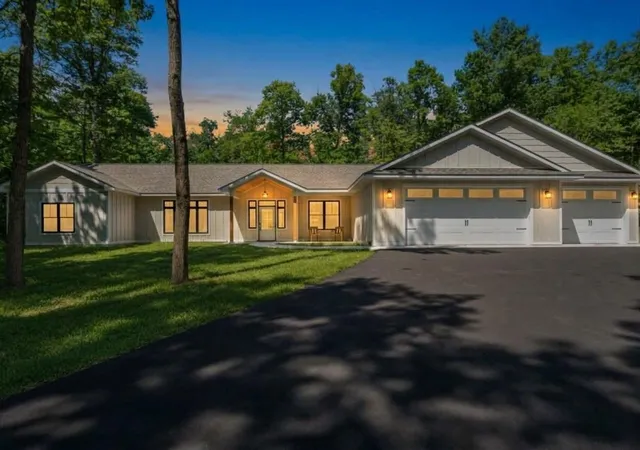 Photo 1 of Single family home for sale at 2642 Sw Winter Crk Ct, Nisswa, MN 56468 | MLS# 7153975 | Listing updated on 2026-10-07
