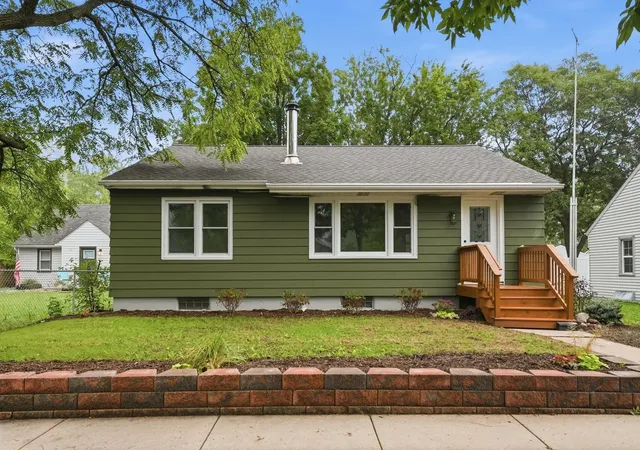 Photo 1 of Single family home for sale at 1020 15th Avenue S, Saint Cloud, MN 56301 | MLS# 7153988 | Listing updated on 2026-10-08