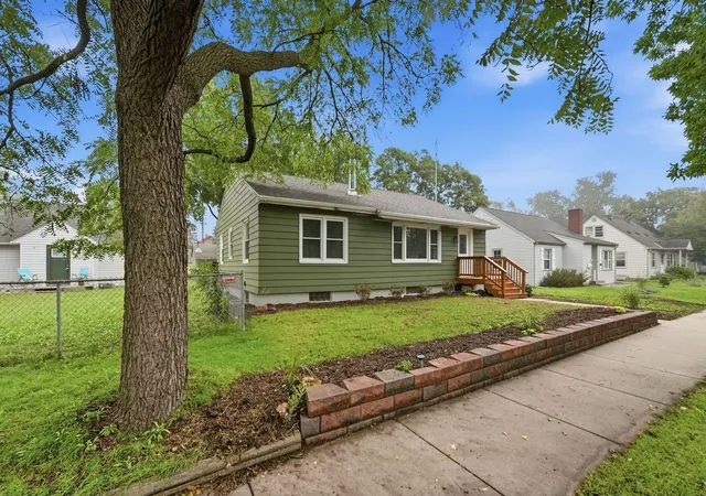 Photo 2 of Single family home for sale at 1020 15th Avenue S, Saint Cloud, MN 56301 | MLS# 7153988 | Listing updated on 2026-10-08