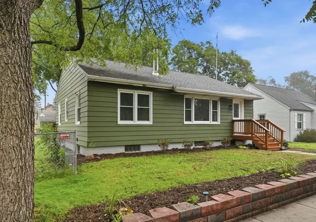 Photo 3 of Single family home for sale at 1020 15th Avenue S, Saint Cloud, MN 56301 | MLS# 7153988 | Listing updated on 2026-10-08