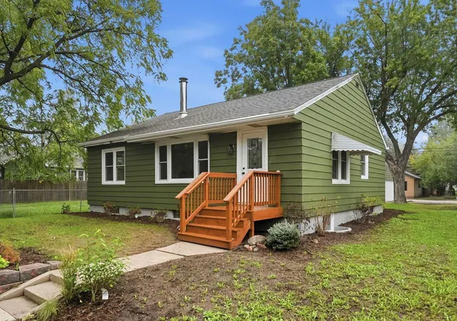 Photo 3 of Single family home for sale at 1020 15th Avenue S, Saint Cloud, MN 56301 | MLS# 7153988 | Listing updated on 2026-10-08